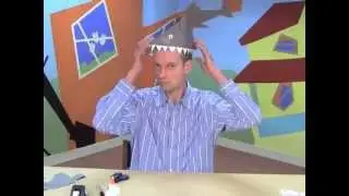 Make a paper shark hat! An easy craft for kids by World Book