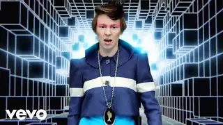 La Roux - Bulletproof (Official Music Video)