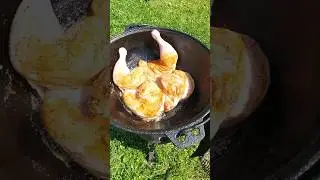 Цыплёнок в чесночном маринаде в чугунном Казане на костре 