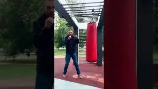 Правый прямой за 20 секунд 😂🥊