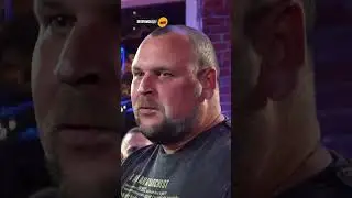 Эдвард Бил угарает над водоканальщиком / Дневник Хача, Каменные лица 