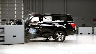 2023 Ford Expedition driver-side small overlap IIHS crash test