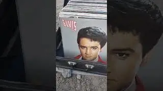 Элвис Аарон Пресли  на Киевской барахолке - певец  XX века