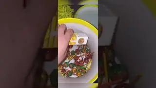 Целая коробка косметики от чупа-чупс 
