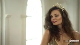 Elena - Golden Goddess Dream