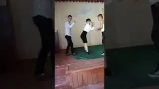 Maktabdagi uyatsiz qizlar oyini