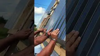 Строители в деле ⚒️ Утепляем дом
