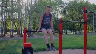 Chair forward on the bar. Street Workout 23