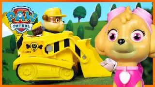 Skye, Rubble, and Pups Solve a Farm Mystery 🐐 - PAW Patrol - Toy Pretend Play Rescue for Kids
