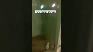 FRIENDS VS BEST FRIENDS SHOWERING😂 