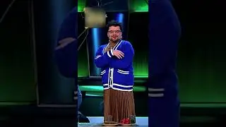 Она еще в театре играет. 