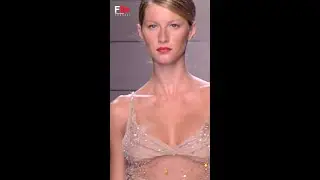 Vintage in Pills VALENTINO Spring 2001 - Fashion Channel #shorts