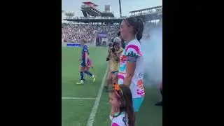 Alex Morgan makes her final walkout with her daughter, Charlie, by her side 🙌 #shorts