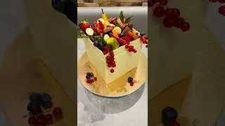 Шоколадная коробка с фруктами ￼