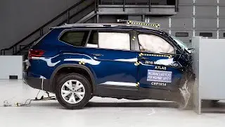 2018 Volkswagen Atlas passenger-side small overlap IIHS crash test