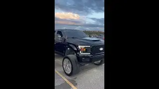 Standing out from the other F150s with this new RedRock hood. 👍