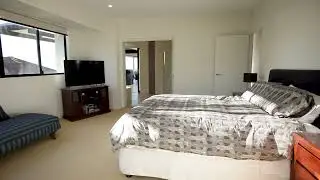 10 bareena ave