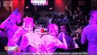 Des dizaines de zombies envahissent le studio et capturent Justin ! - C'Cauet sur NRJ