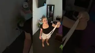 Mega Giantess VS Mini Girl 😯 credit : brokeharpin 