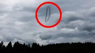 Airplane disappears in black circle in the sky - schwarze ringe berlin