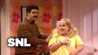 An Awkward Slumber Party - SNL