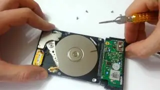 Laptops hard drive disassembly. Samsung HM641JI.