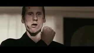 Rock n rolla / Рок-н-рольщик. Джерард Батлер Один из лучших моментов.