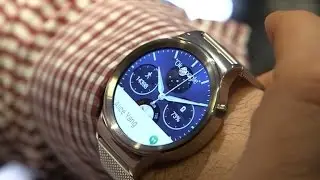 Huawei Watch a gleaming sapphire Android Wear beauty