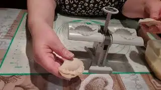 Dumling mold. Форма для пельменей.