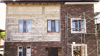 Монтаж термопанелей и откосов фасадной части дома. Второй этаж.