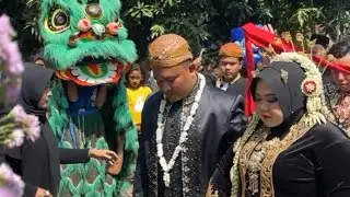 PROSESI PERNIKAHAN PENGANTIN ADAT JAWA PANGGIH MANTEN DIIRINGI DENGAN BARONGSAI