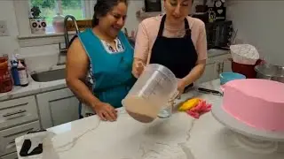 Ahora sí me tocó trabajar domingo 😢/decorando pasteles