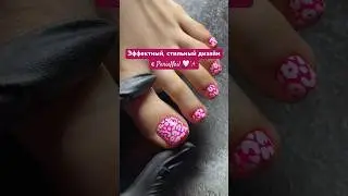 Стильный летний дизайн педикюра с 