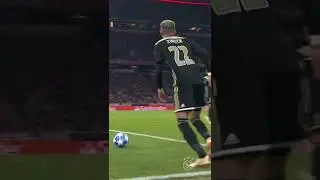 This Hakim Ziyech pass will never get old 🪄