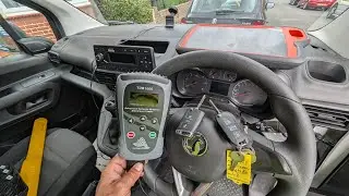 👉 How to Add key on 2019 Vauxhall / Opel Combo 2019 same as Peugeot Citroen 4A transponder. TDB1000