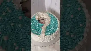 Торт Эльза.начинка красный бархат