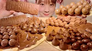 ASMR Chocolate Pizza【Mukbang/ Eating Sounds】【English subtitles】