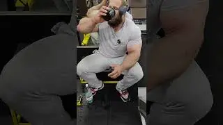 Смаев показал как нужно пить  BCAA 