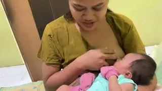 Mama muda gemoy menyusui bayi 25 hari