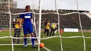 本田圭佑選手カンボジアサッカースクール