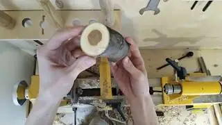 Игрушечный карандаш на токарном станке