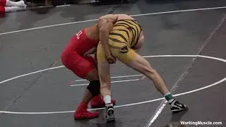 COLLEGE WRESTLERS