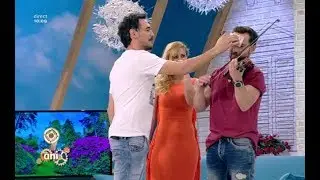 Râzi cu lacrimi! Dani Oţil şi profa de muzică: lecţie de vioară