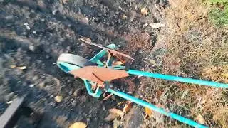 Посадка чеснока в разгаре(вспомагательные средства для посадки)