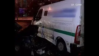 У Сумах аварія за участю інкасаторського автомобіля і 