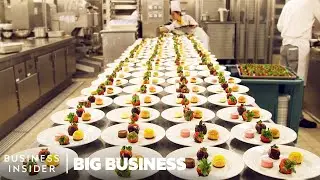 How The Worlds Largest Cruise Ship Makes 30,000 Meals Every Day