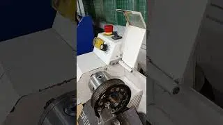 Skoda Octavia 🔧 шум гул от муфты кондиционера. Меняем подшипник.