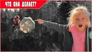 ЧТО ОНА ДЕЛАЕТ? ЧЕЛЛЕНДЖ ПОЛЕТ ЧЕРЕЗ КАНЬОН Рускеала Экстремальный спуск! ТРОЛЛЕЙ/ZIP LINE!