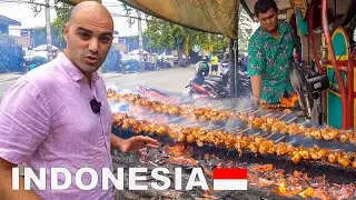 Where Tourists dont go! Indonesian street food tour in JAKARTA