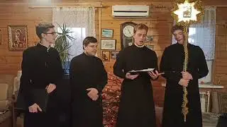 К нам приехали колядовщики из Калужской семинарии!))